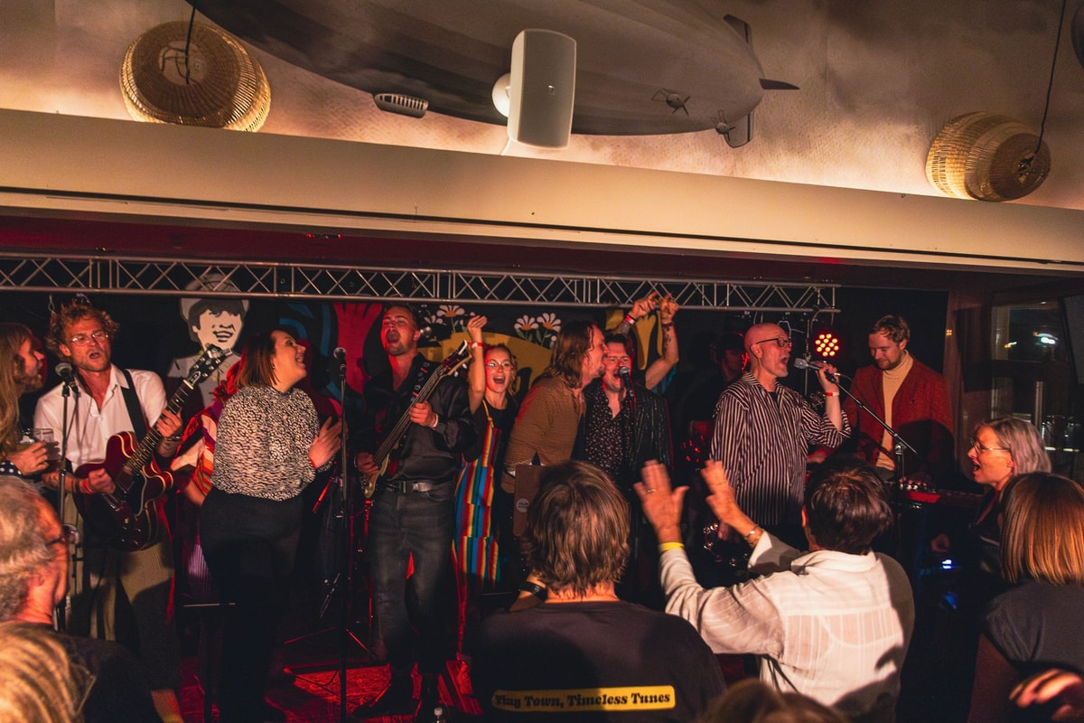 Audience and performers at a previous Pargas Beatles Fest edition